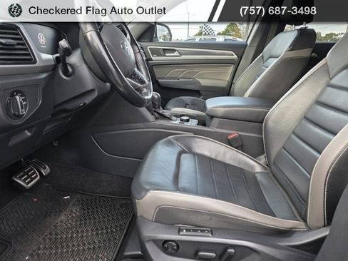 Used 2021 Volkswagen Atlas Cross Sport SEL Premium image 19