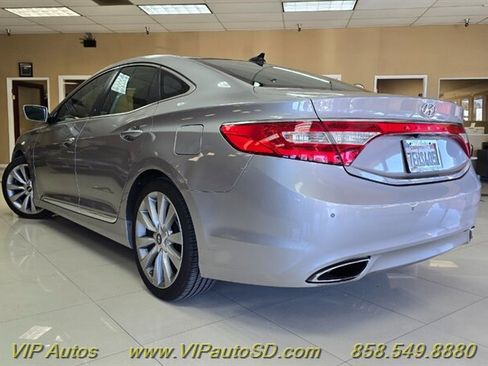 Used 2013 Hyundai Azera w/ Technology Pkg image 3