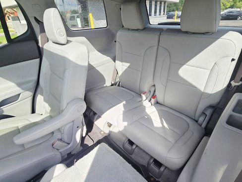 Used 2018 GMC Acadia SLT w/ LPO, Floor Liner Package AWD/4WD image 12