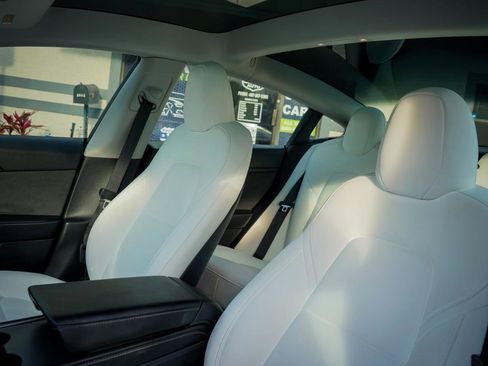 Used 2023 Tesla Model 3 Standard Range image 15