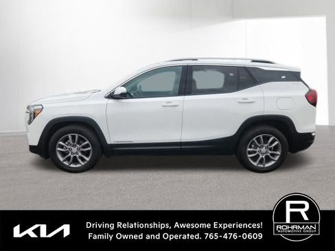 Used 2022 GMC Terrain SLT w/ Tech Package AWD/4WD image 7