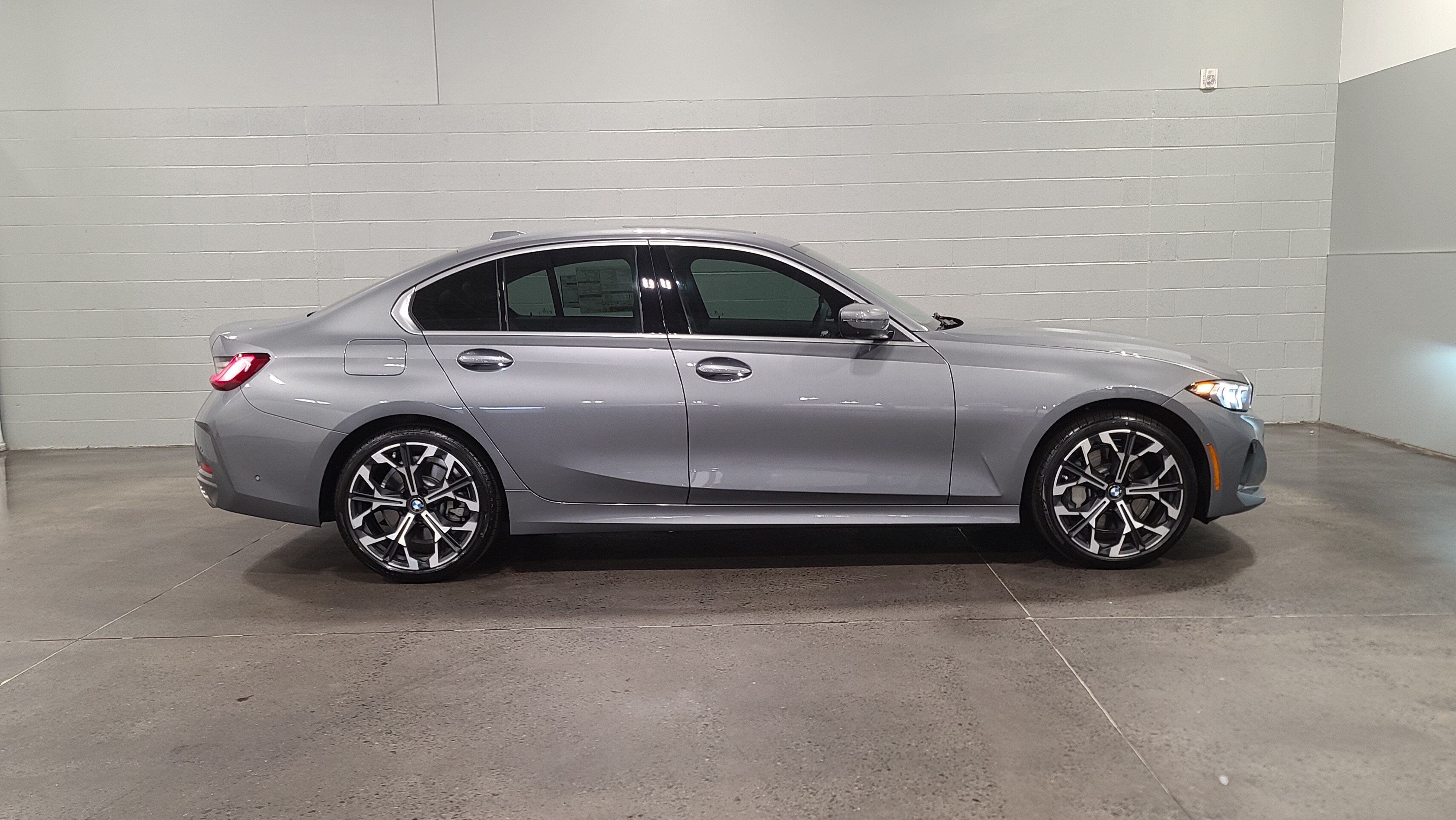 Used 2026 BMW 330i Sedan w/ Convenience Package RWD image 9