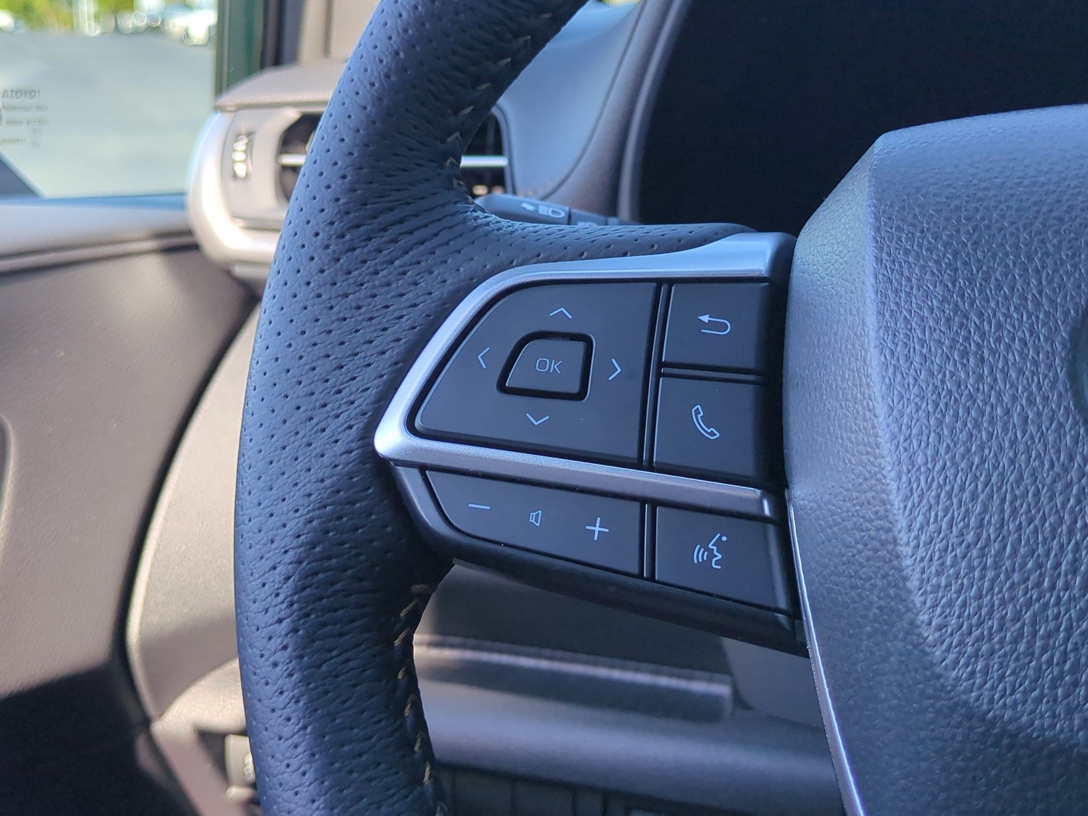 Used 2025 Toyota Sienna XLE Woodland Edition AWD/4WD image 19