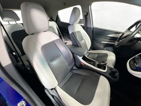 Used 2021 Chevrolet Bolt Premier w/ Infotainment Package FWD image 30