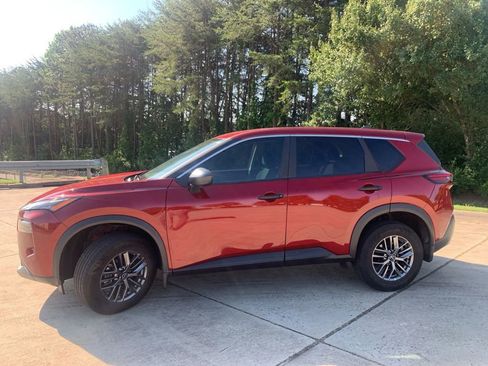 Used 2023 Nissan Rogue S AWD/4WD image 13