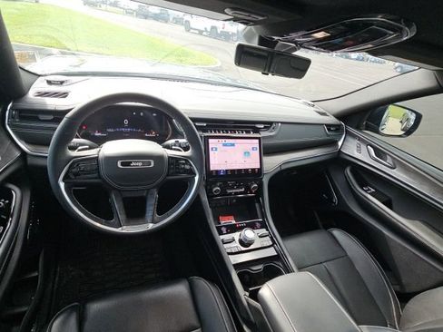 Used 2023 Jeep Grand Cherokee Overland w/ Luxury Tech Group IV image 39