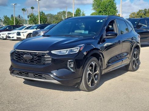 Certified 2023 Ford Escape ST-Line Elite w/ Premium Technology Package image 3