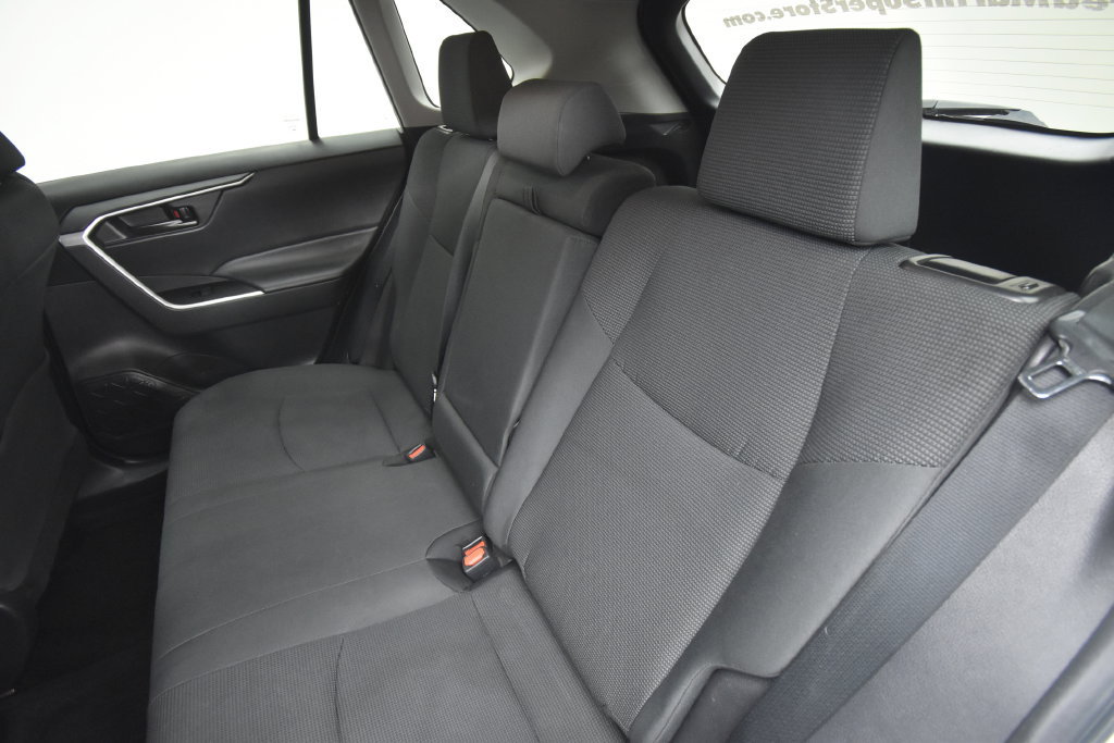 Used 2021 Toyota RAV4 LE AWD/4WD image 17
