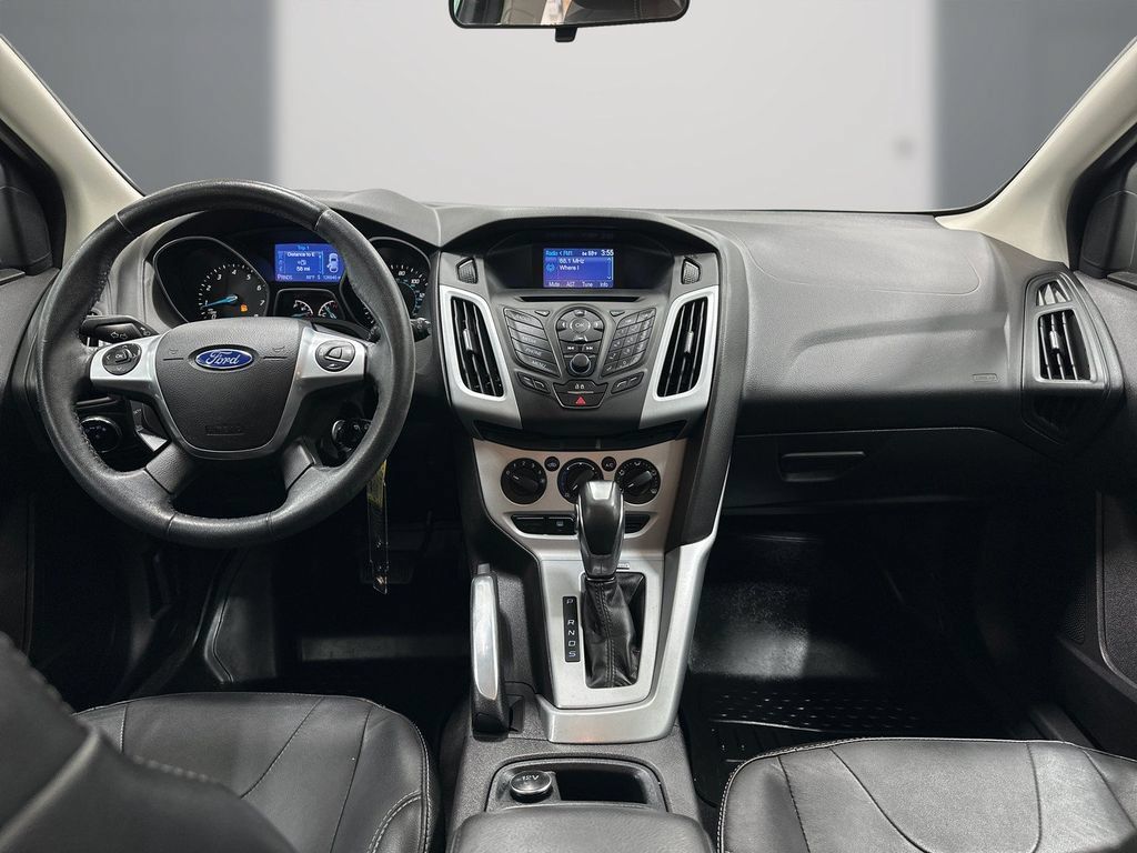 Used 2014 Ford Focus SE w/ Equipment Group 201A FWD image 18