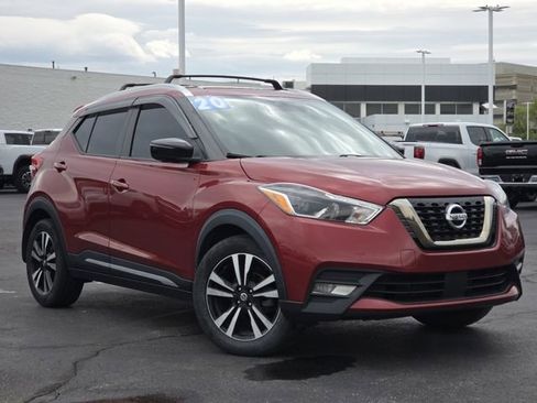 Used 2020 Nissan Kicks SR FWD image 2