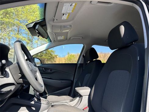 Used 2023 Hyundai Kona SEL image 16