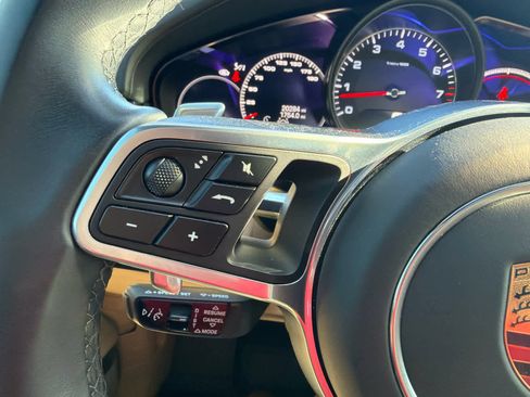 Used 2022 Porsche Cayenne S Platinum image 37