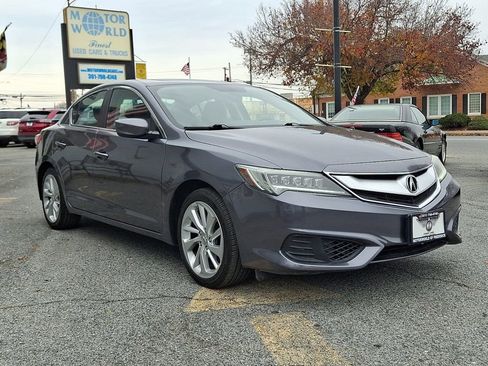 Used 2018 Acura ILX Sedan image 3