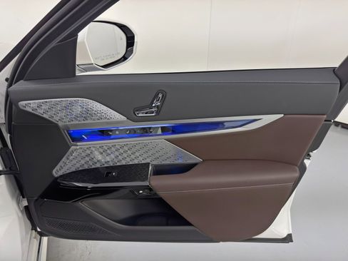 Used 2023 BMW i7 xDrive60 AWD/4WD image 52