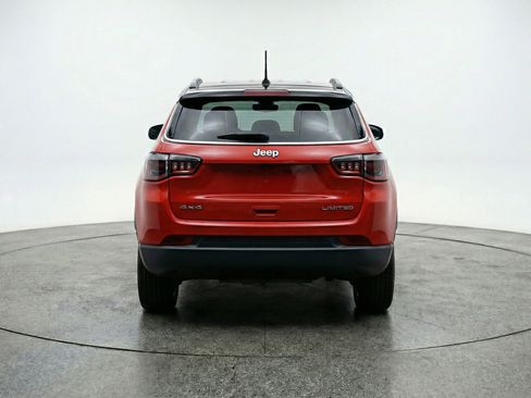 Used 2025 Jeep Compass Limited image 7