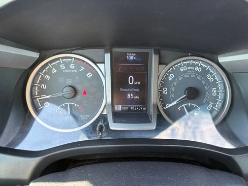 Used 2016 Toyota Tacoma SR5 w/ SR5 Appearance Package (SN) AWD/4WD image 25