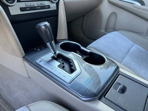 Used 2014 Toyota Camry XLE w/ Leather Package image 14