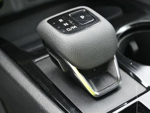 Used 2024 Nissan Rogue S AWD/4WD image 28