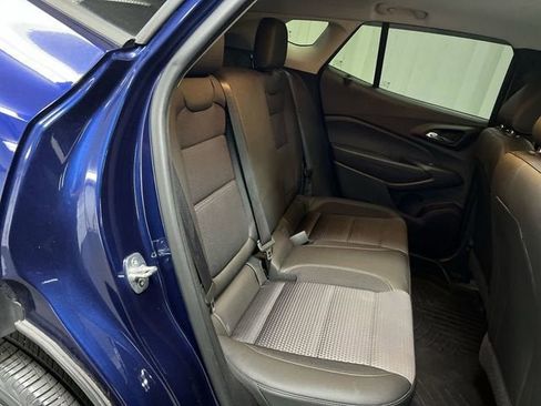 Certified 2024 Chevrolet Trax LT w/ Sunroof Package FWD image 25