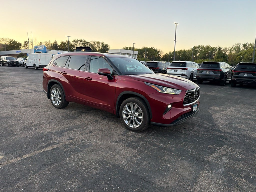Used 2021 Toyota Highlander Limited AWD/4WD image 7