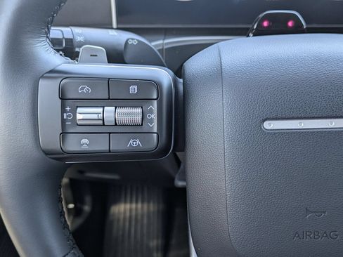 Certified 2025 Hyundai Santa Fe SEL FWD image 24
