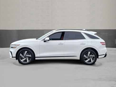 Certified 2026 Genesis GV70 3.5T Sport Advanced AWD/4WD image 3