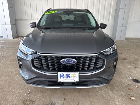 Used 2024 Ford Escape Platinum image 2