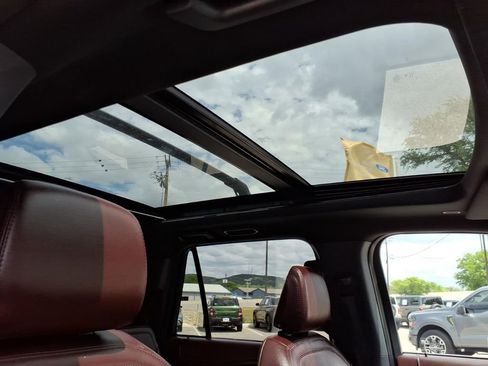 Certified 2024 Ford Expedition Limited image 4