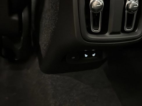 New 2026 Volvo XC40 B5 Ultra w/ Protection Package Premier image 28