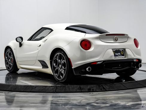 Used 2015 Alfa Romeo 4C Coupe w/ Leather Interior Group RWD image 11