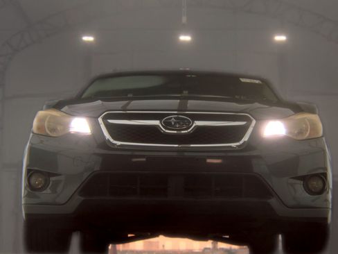 Used 2014 Subaru Crosstrek 2.0i Premium w/ Moonroof Package AWD/4WD image 12