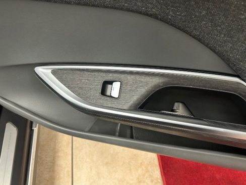 Used 2024 Lucid Air Touring image 8