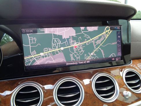 Used 2019 Mercedes-Benz E 300 4MATIC image 15