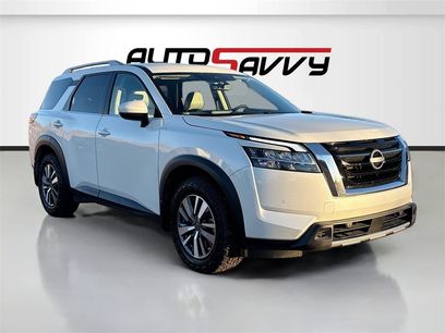 Used 2023 Nissan Pathfinder SL
