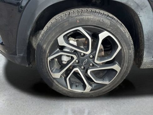 Used 2025 Chevrolet Trax RS w/ Sunroof Package FWD image 27