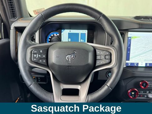 Used 2024 Ford Bronco Badlands image 8