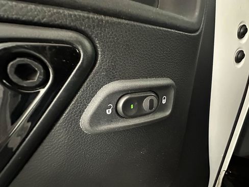 Used 2015 Jeep Wrangler Unlimited Sahara AWD/4WD image 34