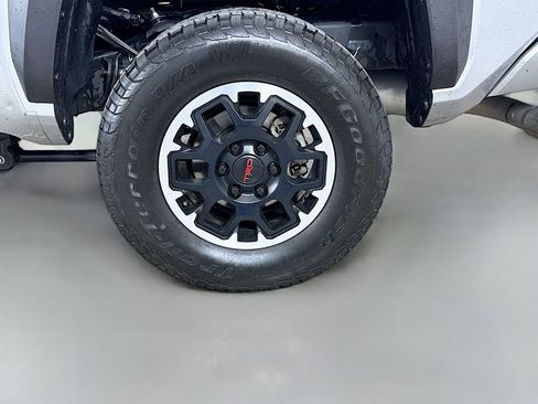 Used 2024 Toyota Tacoma TRD Off-Road image 28