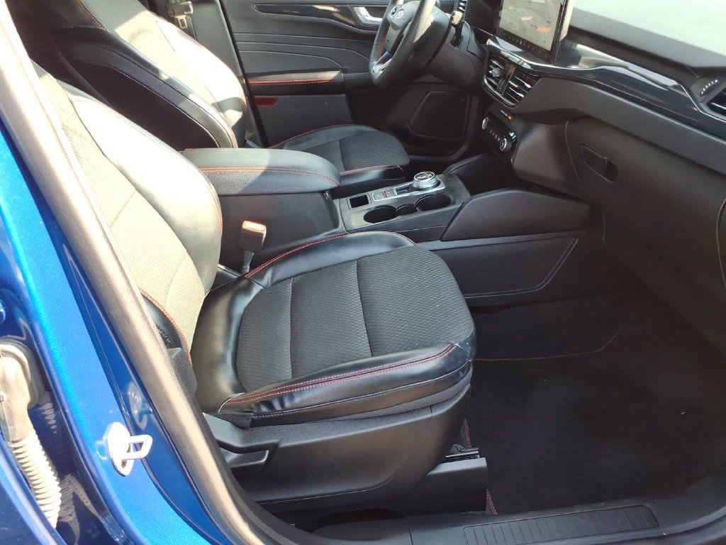 Used 2023 Ford Escape ST-Line w/ Tech Pack #1 AWD/4WD image 8