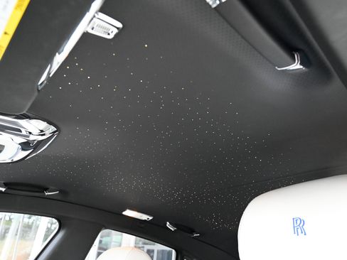 Used 2018 Rolls-Royce Ghost RWD image 35