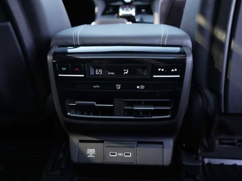 Certified 2024 Acura MDX SH-AWD w/ Technology Package image 32