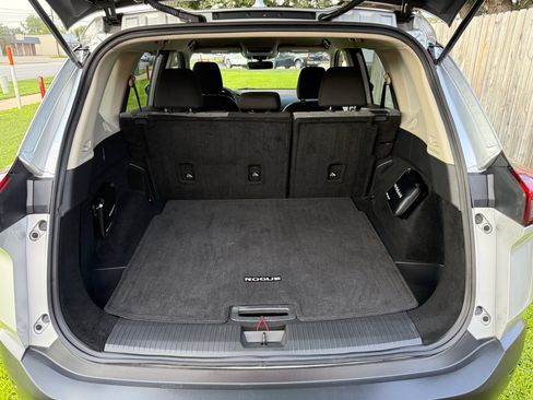 Used 2023 Nissan Rogue SV image 22