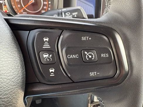 Used 2025 Jeep Gladiator Sport AWD/4WD image 25