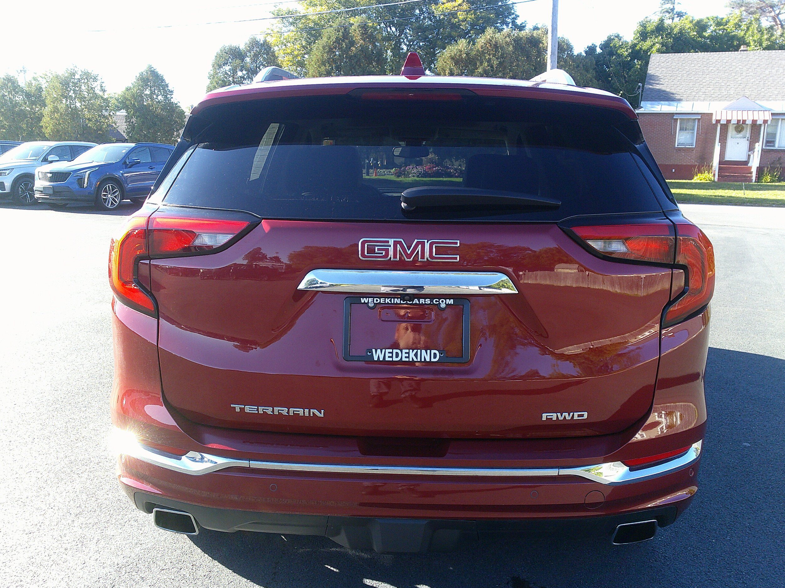 Used 2020 GMC Terrain Denali w/ Denali Premium Package AWD/4WD image 9