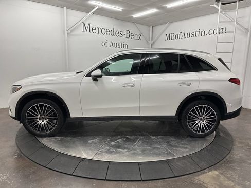 Used 2026 Mercedes-Benz GLC 300 image 4