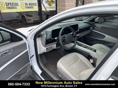 Used 2023 Hyundai Ioniq 6 SEL image 4