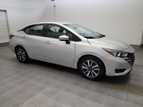 Used 2023 Nissan Versa SV FWD image 11