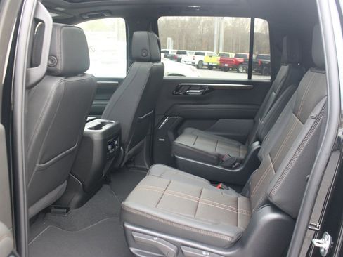 New 2026 Chevrolet Suburban High Country image 13