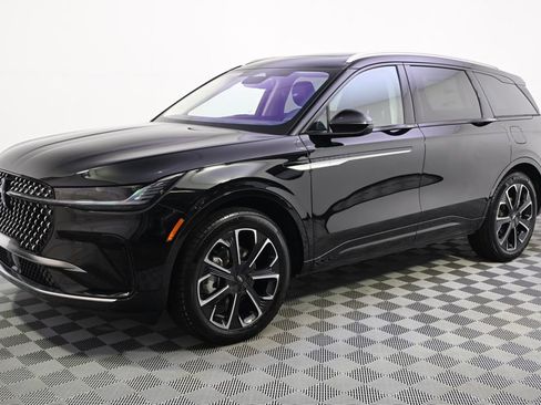 New 2026 Lincoln Nautilus Reserve image 2