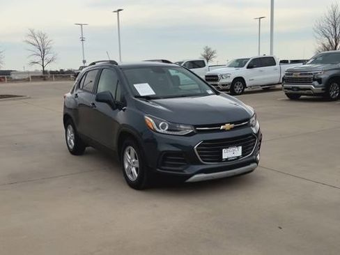 Used 2021 Chevrolet Trax LT image 3